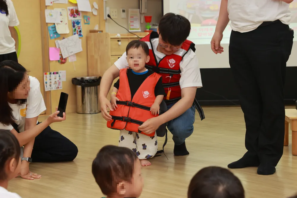[With Us] 구명조끼 착용법 및 안전교육